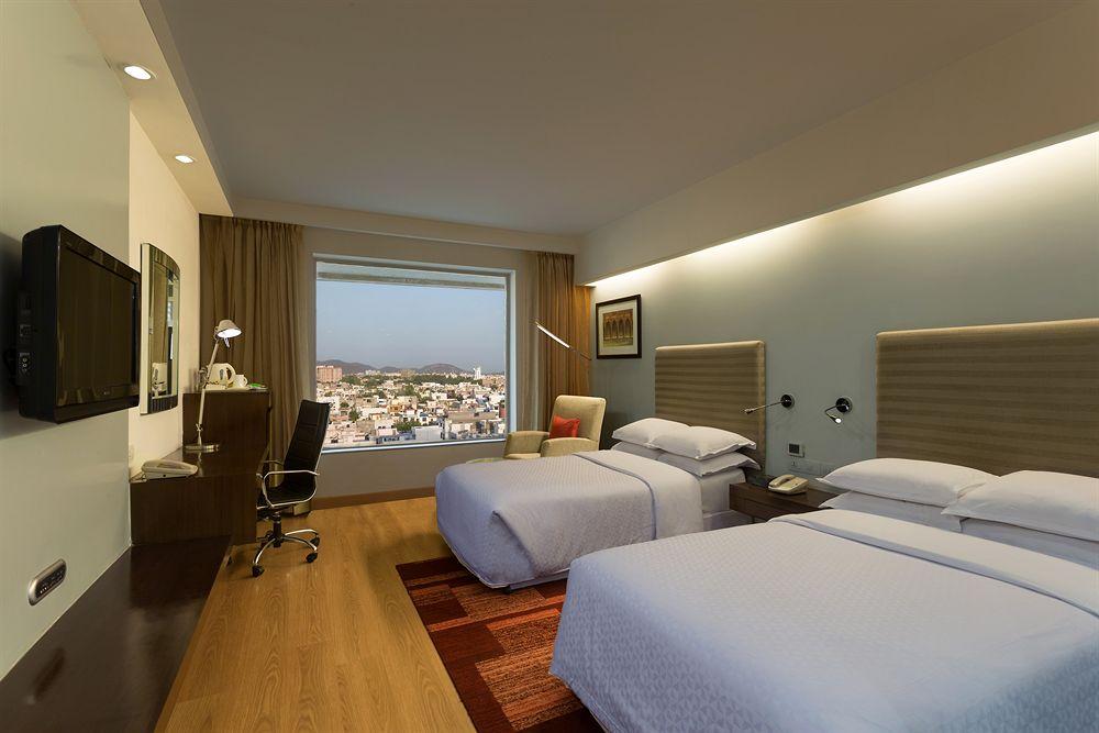 Four Points By Sheraton Jaipur, City Square Εξωτερικό φωτογραφία