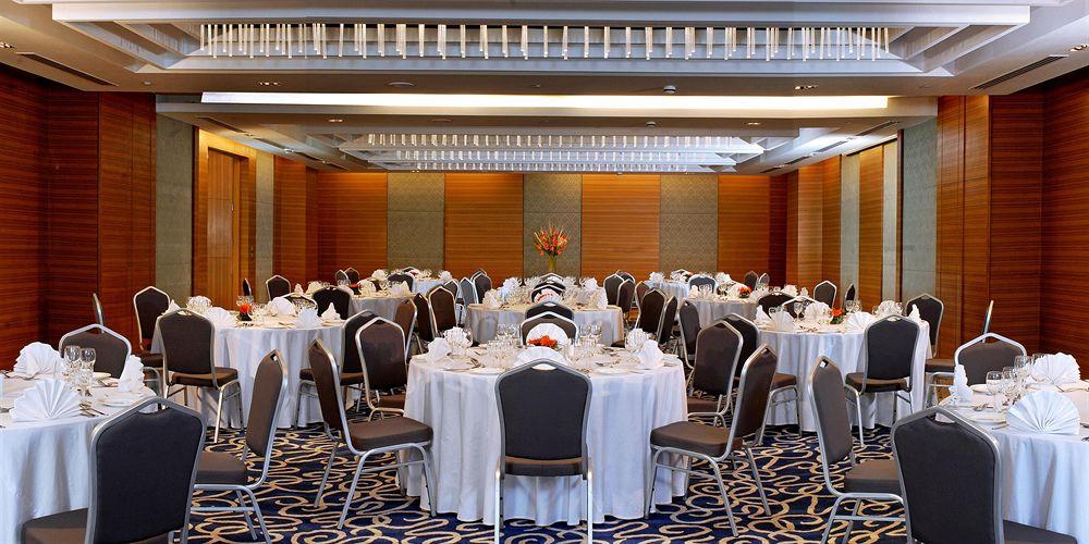 Four Points By Sheraton Jaipur, City Square Εστιατόριο φωτογραφία