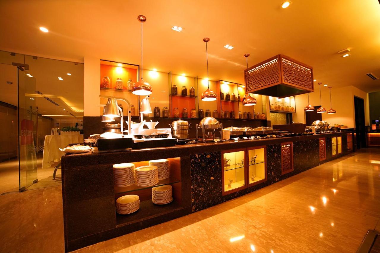 Four Points By Sheraton Jaipur, City Square Εξωτερικό φωτογραφία
